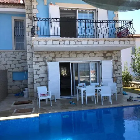 Vilă Alacati Yalida Oezel Havuzlu Villa